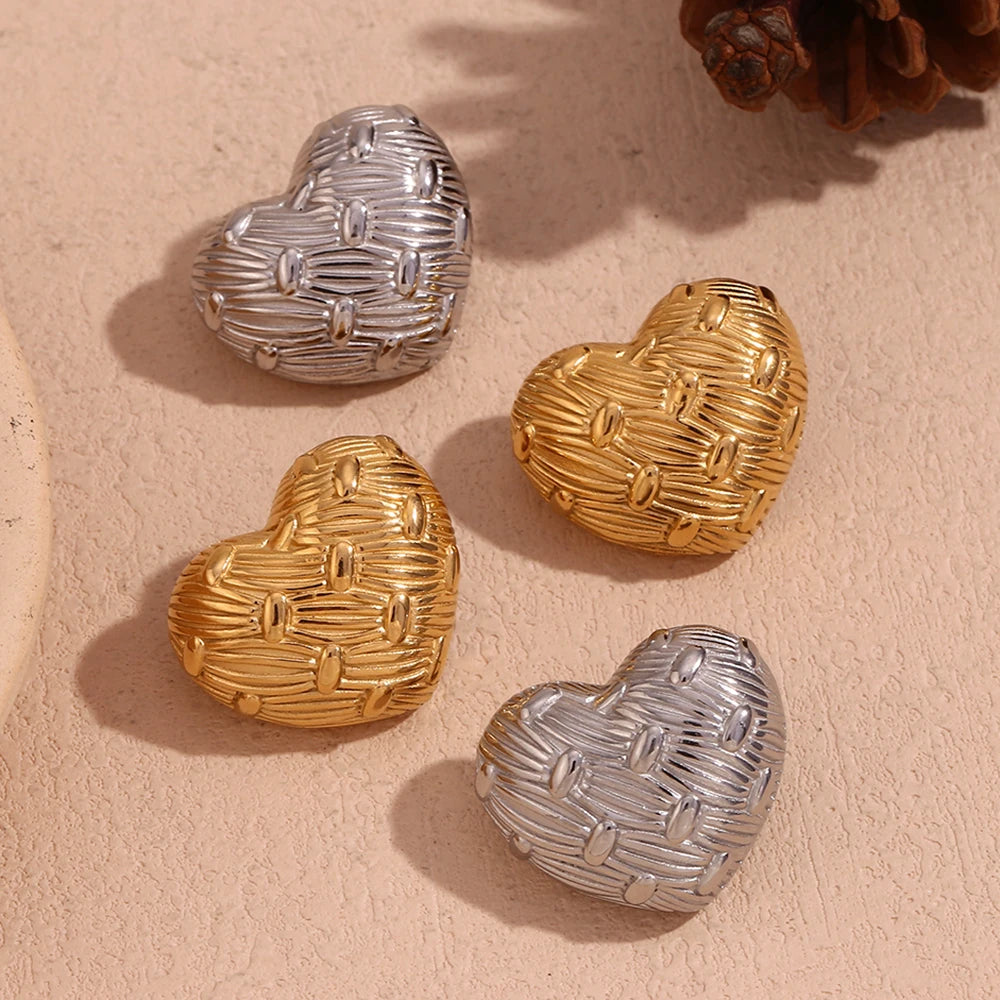 Pendientes de corazón trenzado