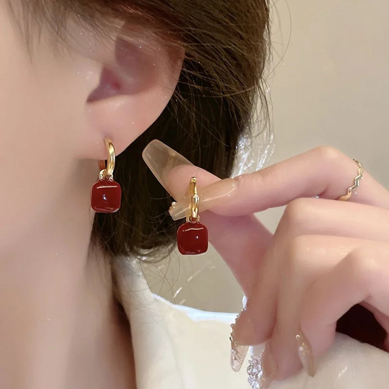 Pendientes colgantes de corazón de amor rojo vino de diseño Simple para mujer, círculo de Color dorado, pendiente de gota de melocotón Vintage, joyería de moda