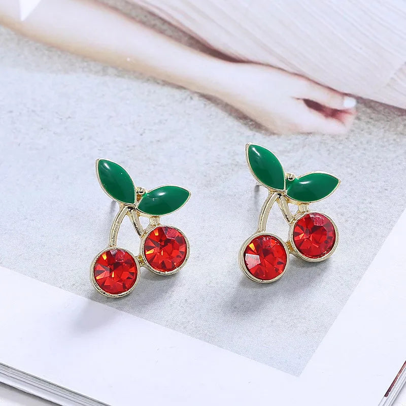 Pendientes de tuerca de cereza roja con diamantes de imitación para mujer, aretes pequeños y frescos, aretes de fruta dulce, temperamento, regalos de joyería de fiesta avanzados