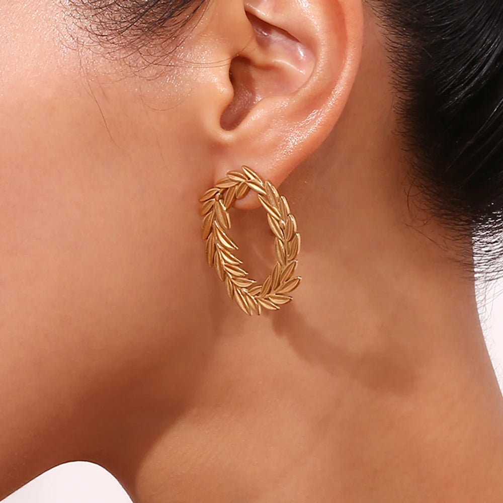 Pendientes de aro de hoja en forma de anillo en O impermeables, pendientes simples de acero inoxidable 316L, joyería chapada en oro de 18K para mujer