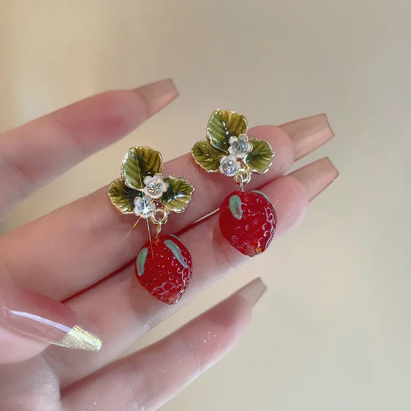 Bonito pendiente colgante de fresa roja de simulación, nuevo pendiente de fruta y fresa para mujer, chica dulce para mujer, regalos de joyería de fiesta