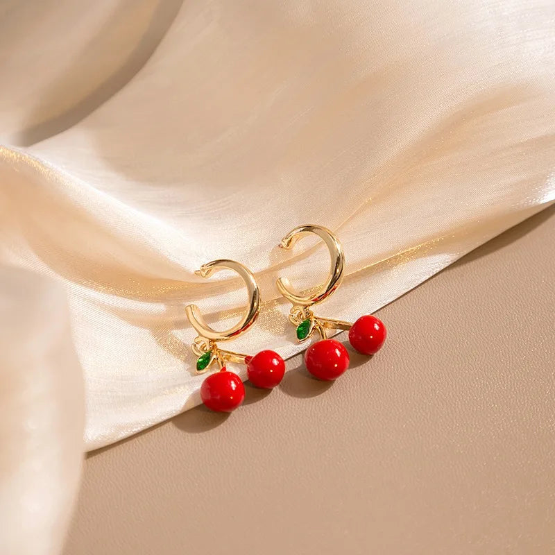Nuevos y divertidos pendientes de fruta, cereza y fresa, bonitos pendientes para chica y estudiante, accesorios de ropa, pendientes
