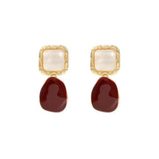 Pendientes franceses Retro elegantes con forma de gota de agua, color rojo vino, pendientes pequeños con cara para mujer, joyería de regalo de Navidad, colgantes al por mayor