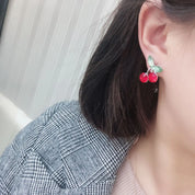 Pendientes de tuerca de cereza roja con diamantes de imitación para mujer, aretes pequeños y frescos, aretes de fruta dulce, temperamento, regalos de joyería de fiesta avanzados