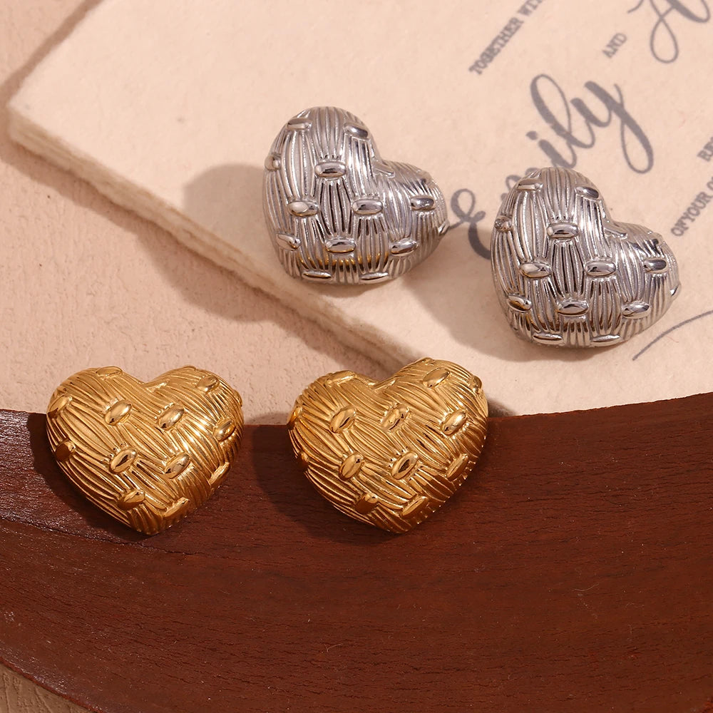Pendientes de corazón trenzado