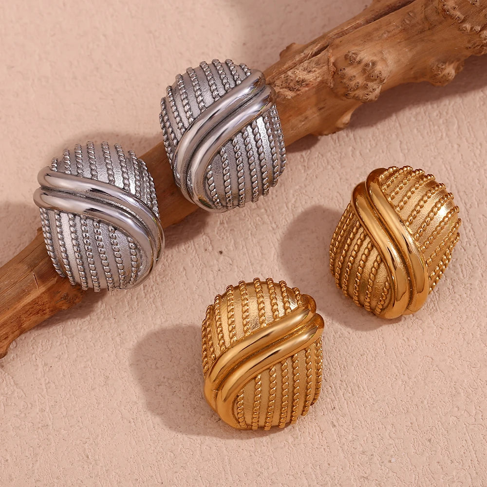 Pendientes de botón elegantes