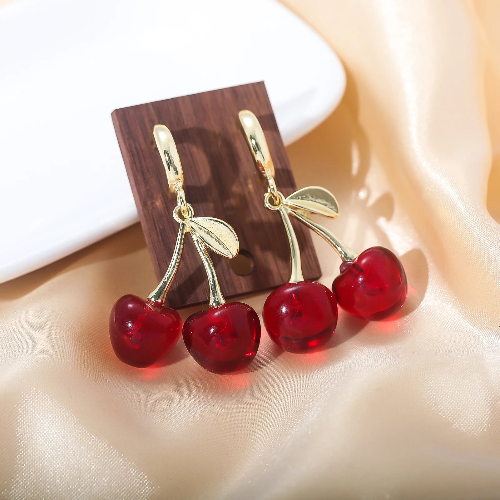 Pendientes de cereza dulce, diseño creativo de moda, pendientes de frutas delicados y elegantes para mujer, accesorios de joyería, regalos