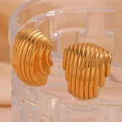 Pendientes geométricos dorados