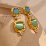 E.B.belle Pendiente de tuerca con piedras preciosas verdes cuadradas con diamantes de imitación de estilo vintage, acero inoxidable 316L, dije hipoalergénico chapado en oro de 18 quilates